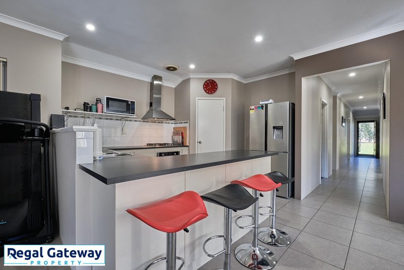 Photo - 13 Observatory Avenue, Aubin Grove WA 6164 - Image 15