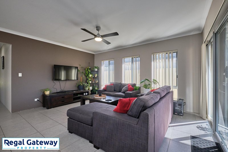 Photo - 13 Observatory Avenue, Aubin Grove WA 6164 - Image 17