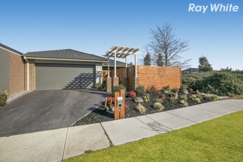 13 Olive Grove, Officer VIC 3809