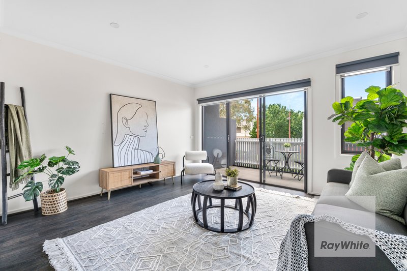 Photo - 13 Ormond Boulevard, Bundoora VIC 3083 - Image 3