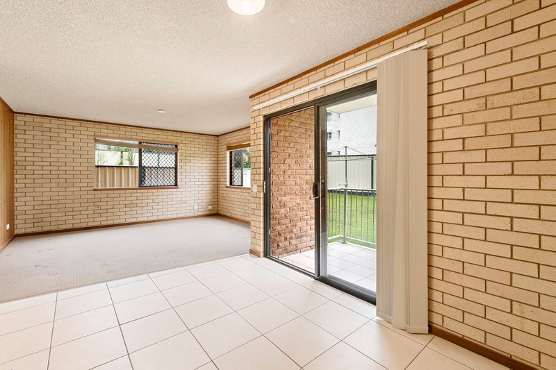 Photo - 1/3 Orvieto Terrace, Kings Beach QLD 4551 - Image 4