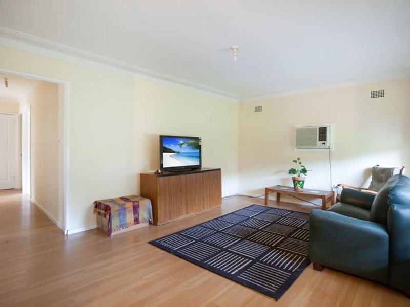 Photo - 13 O'Shannassy Street, Mount Pritchard NSW 2170 - Image 3