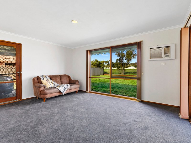 Photo - 13 O'Sullivan Road, Seymour VIC 3660 - Image 7