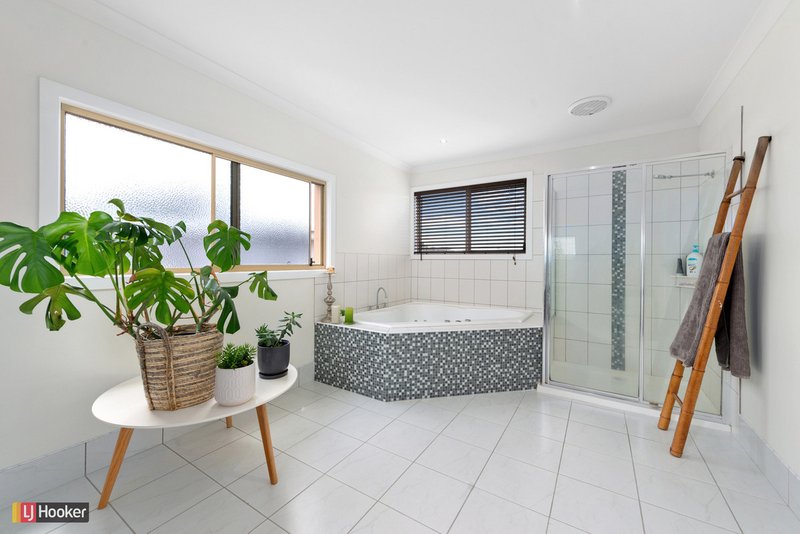 Photo - 13 Outlook Avenue, Lakes Entrance VIC 3909 - Image 17