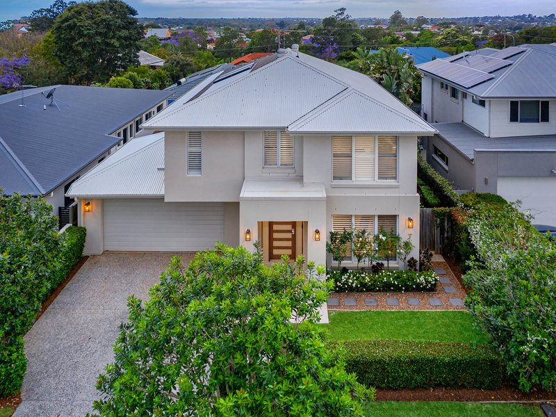 Photo - 13 Outlook Crescent, Bridgeman Downs QLD 4035 - Image 2