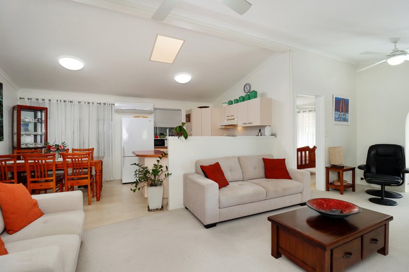 Photo - 13 Palm Avenue, 14 Ibis Boulevard, Eli Waters QLD 4655 - Image 5