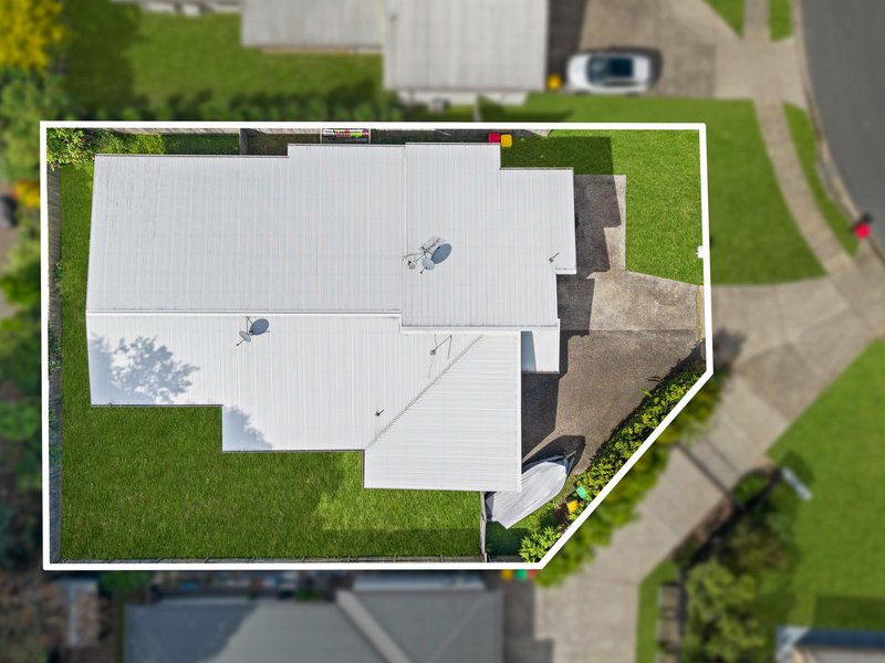 Photo - 13 Palmerston Crescent, Beerwah QLD 4519 - Image 2