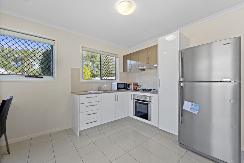 Photo - 13 Palmerston Crescent, Beerwah QLD 4519 - Image 4