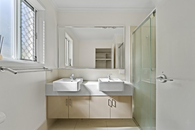Photo - 13 Palmerston Crescent, Beerwah QLD 4519 - Image 16