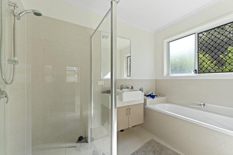 Photo - 13 Palmerston Crescent, Beerwah QLD 4519 - Image 18
