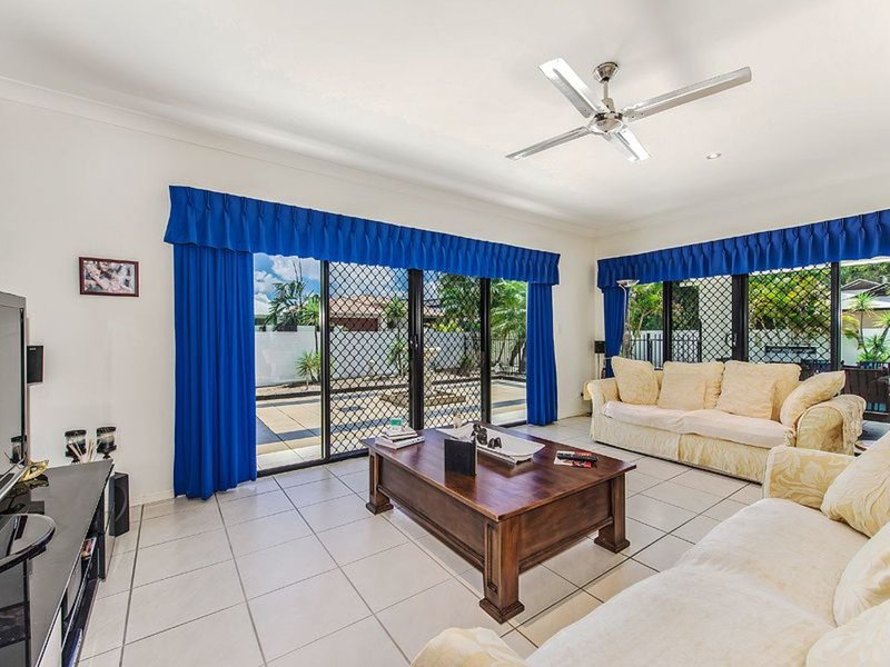 Photo - 13 Pampling Place, Twin Waters QLD 4564 - Image 10