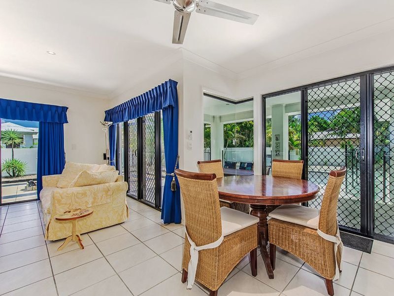 Photo - 13 Pampling Place, Twin Waters QLD 4564 - Image 11