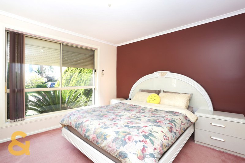 Photo - 13 Parker Court, Roxburgh Park VIC 3064 - Image 4