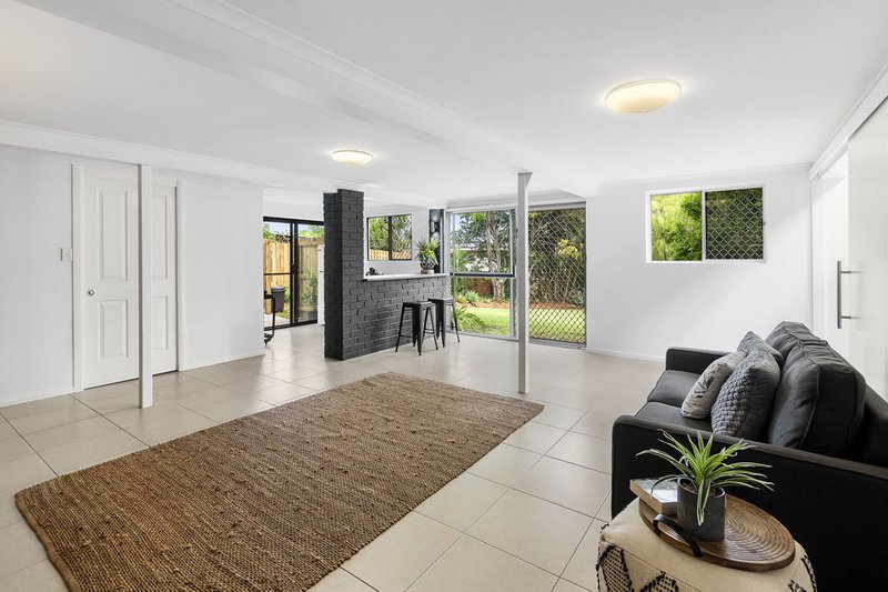 Photo - 13 Pathara Crescent, Ferny Hills QLD 4055 - Image 5