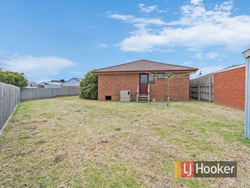 Photo - 13 Patricia Court, Hampton Park VIC 3976 - Image 17