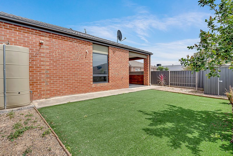 Photo - 13 Pearl Drive, Craigieburn VIC 3064 - Image 13