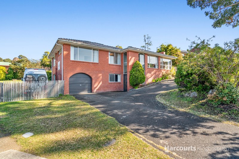 Photo - 13 Pearl Place, Blackmans Bay TAS 7052 - Image 3