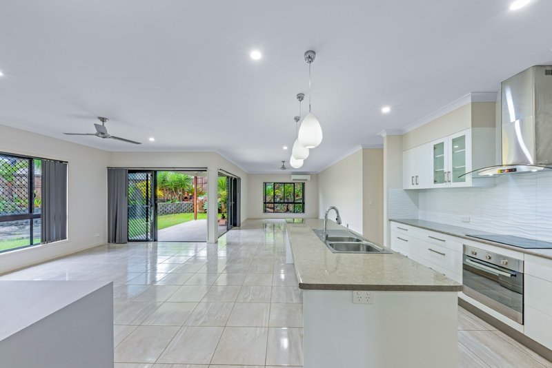 Photo - 13 Pearl Street, Cannonvale QLD 4802 - Image 3