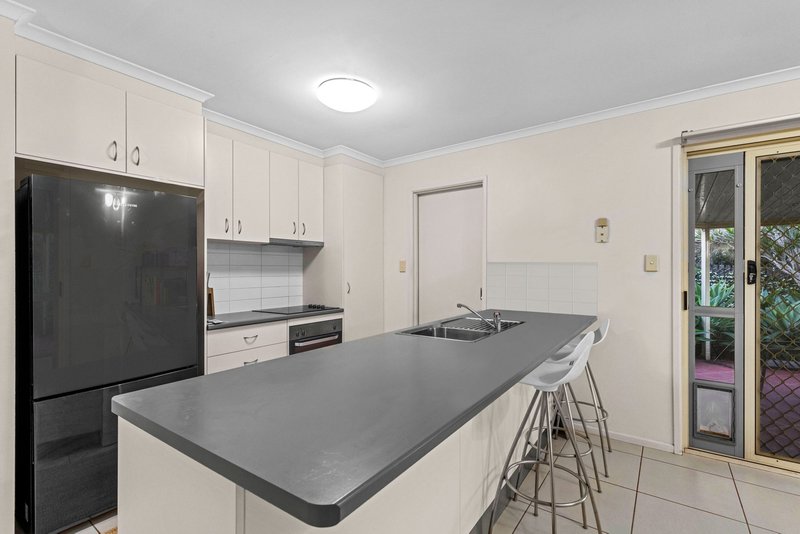 Photo - 13 Pelewan Court, Tanah Merah QLD 4128 - Image 3