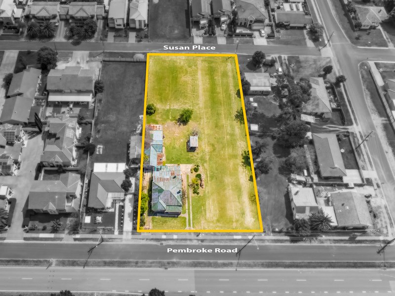 13 Pembroke Road, Minto NSW 2566