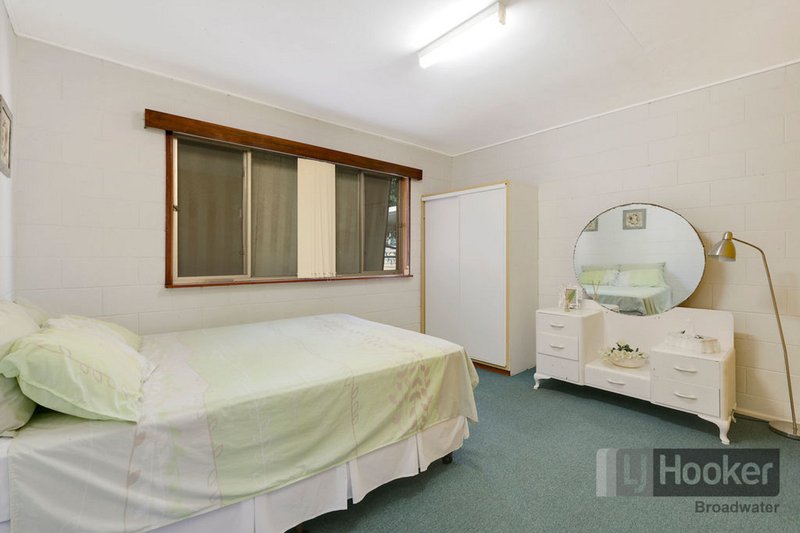 Photo - 13 Perry Place, Biggera Waters QLD 4216 - Image 14