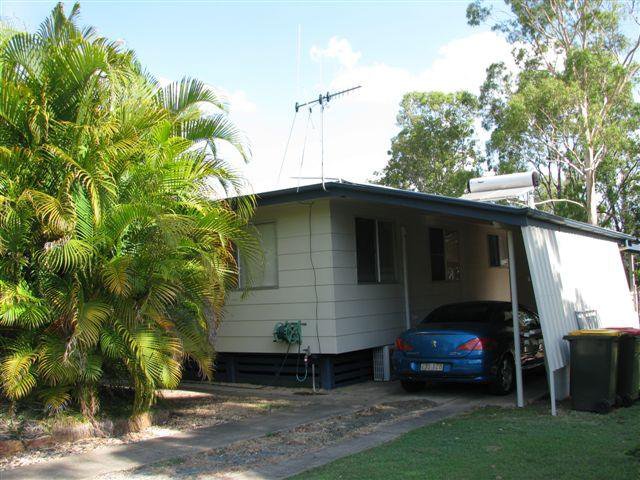 Photo - 13 Perry Street, Dysart QLD 4745 - Image 2