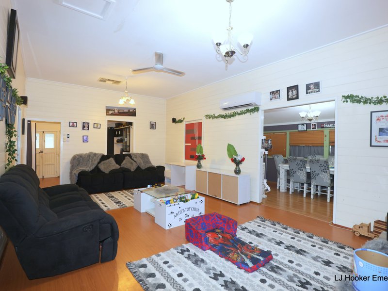 Photo - 13 Pill Street, Emerald QLD 4720 - Image 4