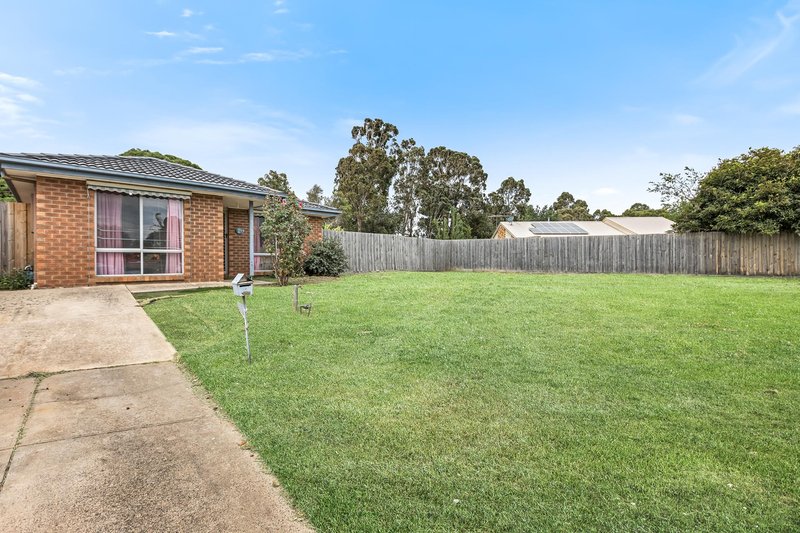 Photo - 13 Pioneer Court, Berwick VIC 3806 - Image 2