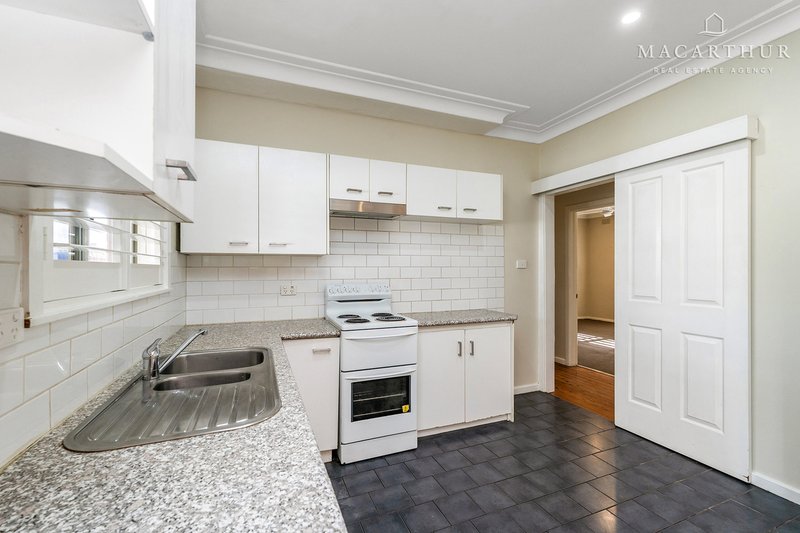 Photo - 13 Plumpton Road, Kooringal NSW 2650 - Image 9