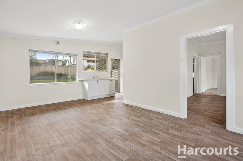 Photo - 13 Pollard Way, Warnbro WA 6169 - Image 6