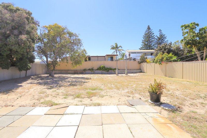 Photo - 13 Pollard Way, Warnbro WA 6169 - Image 17