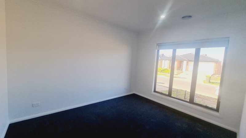 Photo - 13 Pollen Road, Tarneit VIC 3029 - Image 3