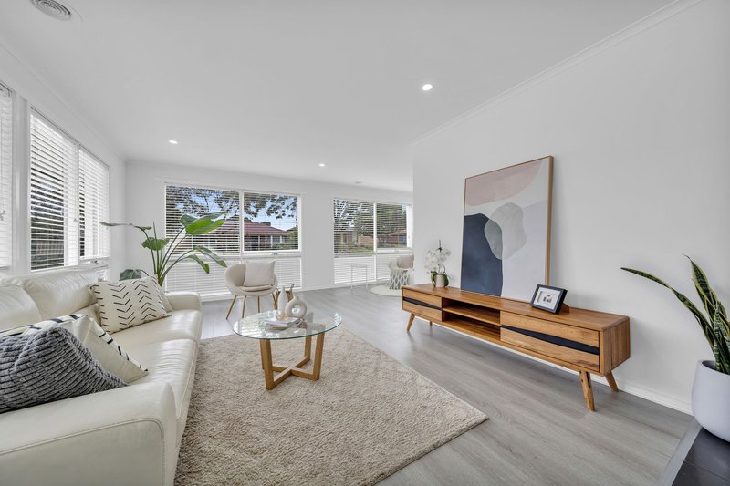 Photo - 1/3 Pollina Close, Hampton Park VIC 3976 - Image 4