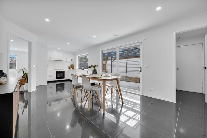 Photo - 1/3 Pollina Close, Hampton Park VIC 3976 - Image 5