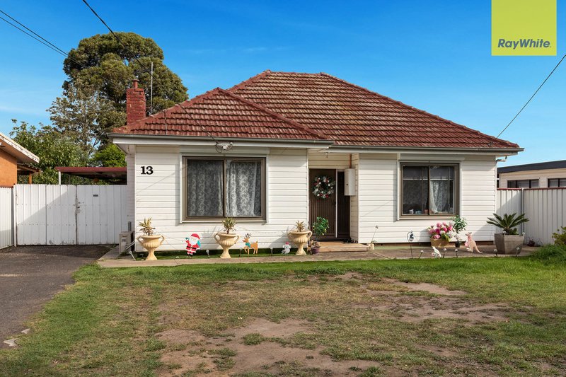 Photo - 13 Poole Street, Deer Park VIC 3023 - Image 2