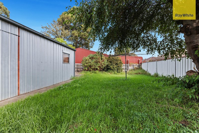 Photo - 13 Poole Street, Deer Park VIC 3023 - Image 10