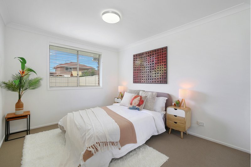 Photo - 1/3 Portelli Avenue, Kariong NSW 2250 - Image 5