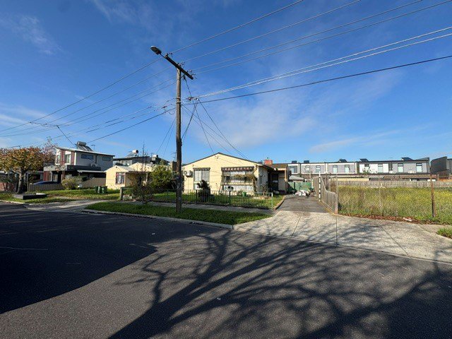 Photo - 13 Pritchard Avenue, Braybrook VIC 3019 - Image 2