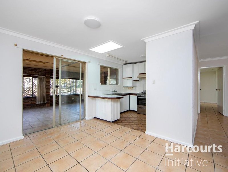 Photo - 13 Puglia Place, Koondoola WA 6064 - Image 4