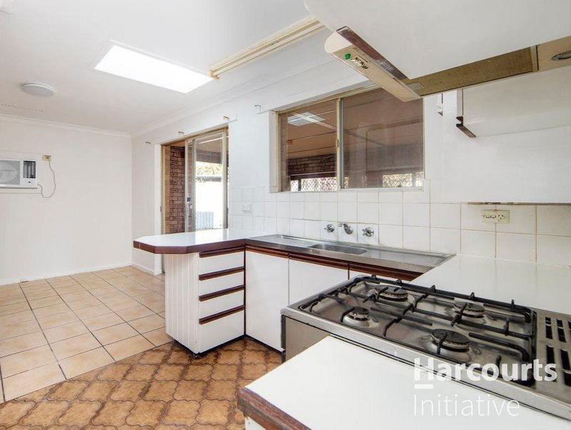 Photo - 13 Puglia Place, Koondoola WA 6064 - Image 6