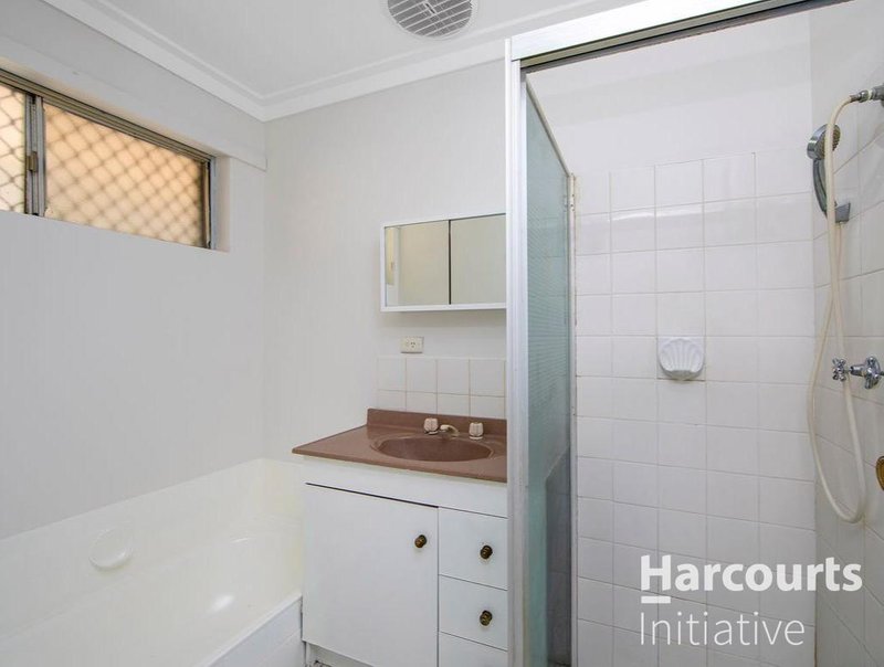 Photo - 13 Puglia Place, Koondoola WA 6064 - Image 11