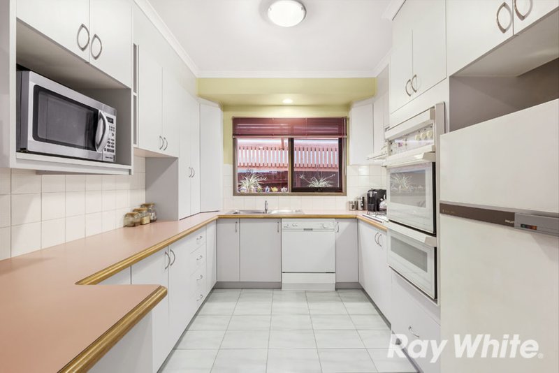 Photo - 13 Pulford Crescent, Mill Park VIC 3082 - Image 3