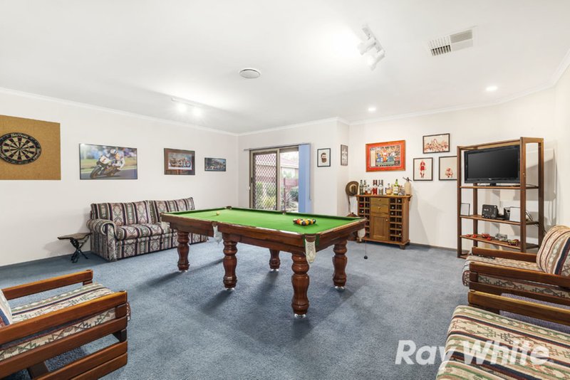 Photo - 13 Pulford Crescent, Mill Park VIC 3082 - Image 4