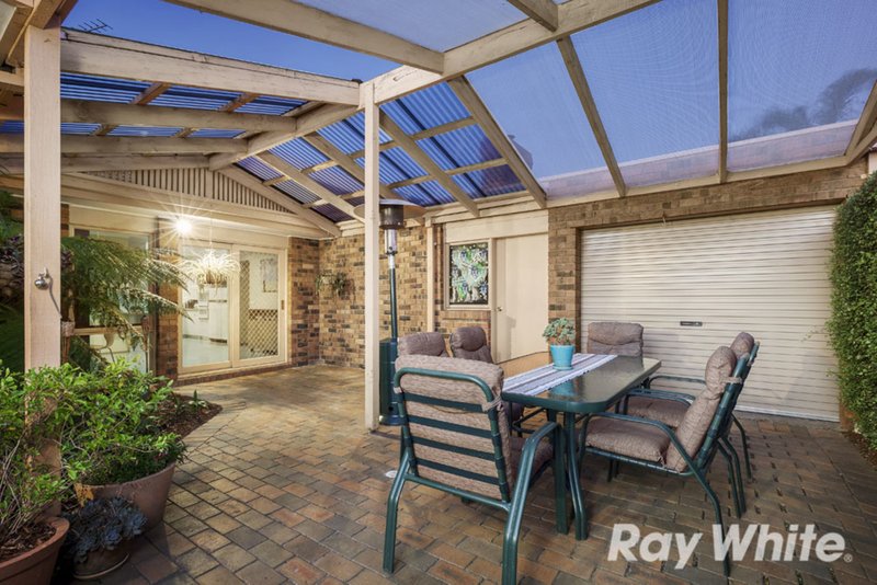 Photo - 13 Pulford Crescent, Mill Park VIC 3082 - Image 5