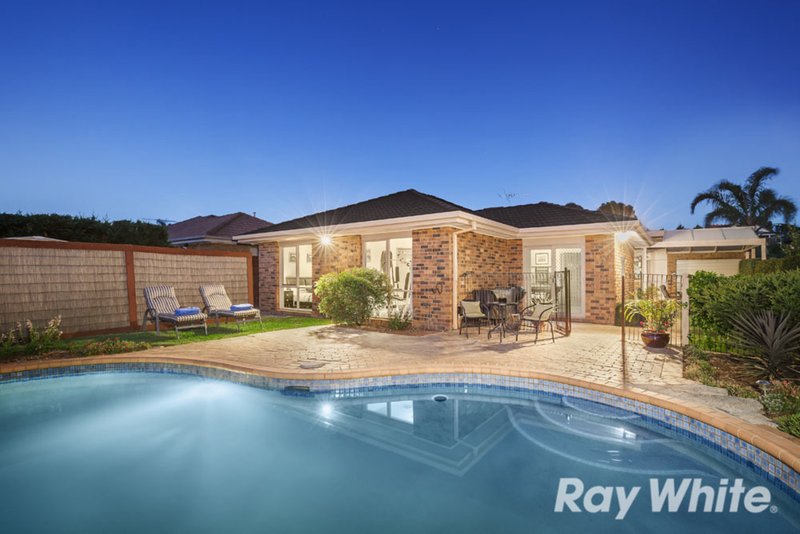 Photo - 13 Pulford Crescent, Mill Park VIC 3082 - Image 6