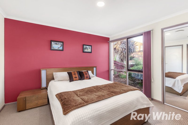 Photo - 13 Pulford Crescent, Mill Park VIC 3082 - Image 7