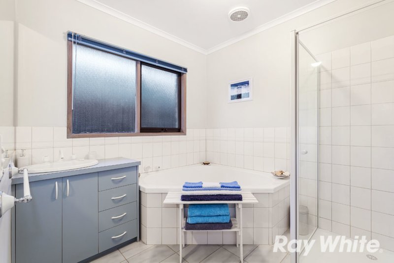 Photo - 13 Pulford Crescent, Mill Park VIC 3082 - Image 8