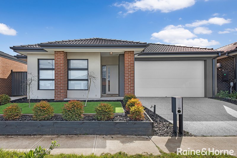 13 Pyrenees Street, Truganina VIC 3029