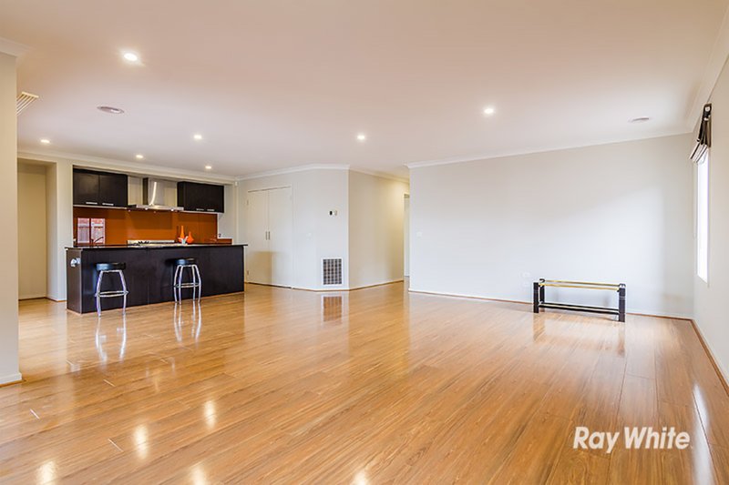 Photo - 13 Quarters Boulevard, Cranbourne West VIC 3977 - Image 3