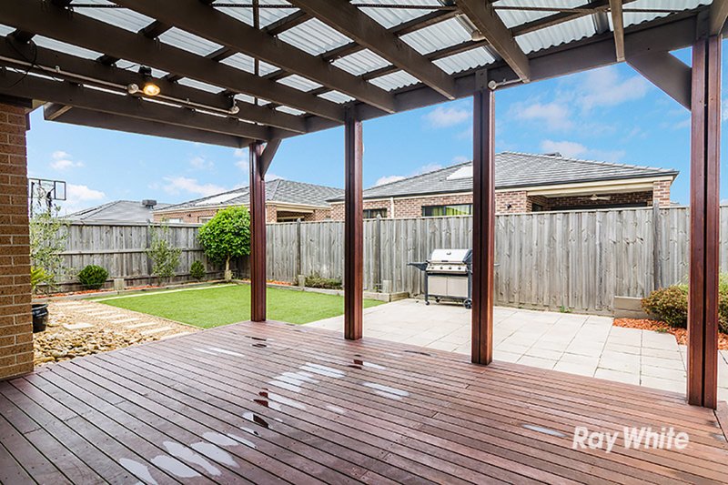 Photo - 13 Quarters Boulevard, Cranbourne West VIC 3977 - Image 10